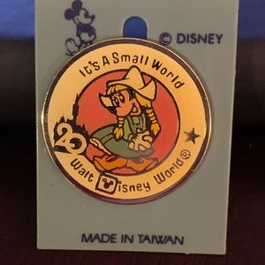 Disney - 20th Anniversary Pin - It's a Small World